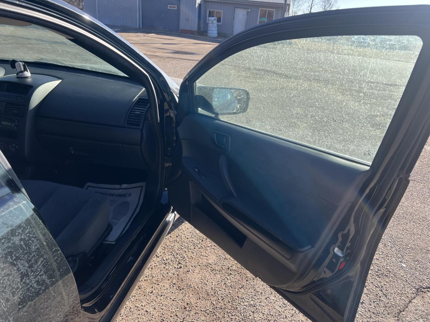 2006 Black Mitsubishi Galant DE (4A3AB26FX6E) with an 2.4L L4 SOHC 16V engine, 4-Speed Automatic Overdrive transmission, located at 17255 hwy 65 NE, Ham Lake, MN, 55304, 0.000000, 0.000000 - Photo#15