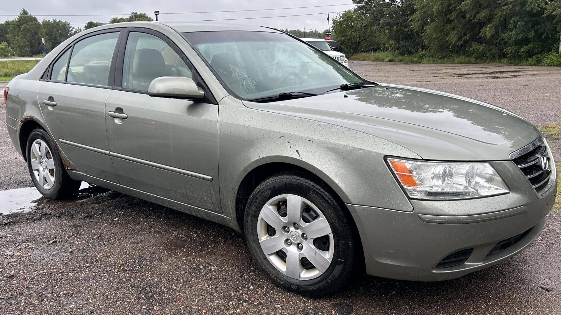 2009 Tan Hyundai Sonata GLS (5NPET46C79H) with an 2.4L L4 DOHC 16V engine, located at 17255 hwy 65 NE, Ham Lake, MN, 55304, 0.000000, 0.000000 - Photo#6