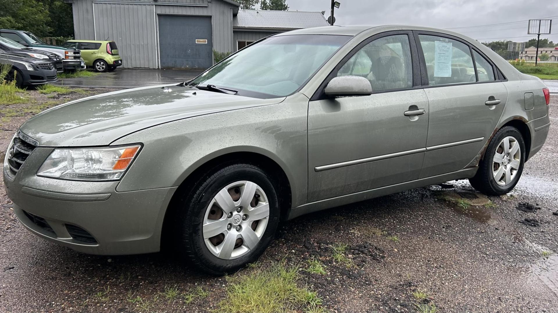 2009 Tan Hyundai Sonata GLS (5NPET46C79H) with an 2.4L L4 DOHC 16V engine, located at 17255 hwy 65 NE, Ham Lake, MN, 55304, 0.000000, 0.000000 - Photo#0