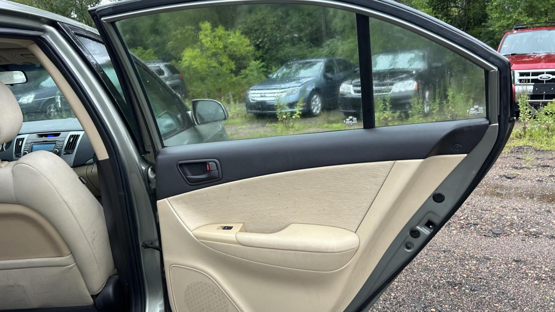 2009 Tan Hyundai Sonata GLS (5NPET46C79H) with an 2.4L L4 DOHC 16V engine, located at 17255 hwy 65 NE, Ham Lake, MN, 55304, 0.000000, 0.000000 - Photo#11