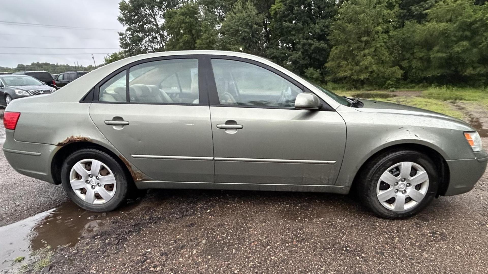 2009 Tan Hyundai Sonata GLS (5NPET46C79H) with an 2.4L L4 DOHC 16V engine, located at 17255 hwy 65 NE, Ham Lake, MN, 55304, 0.000000, 0.000000 - Photo#5