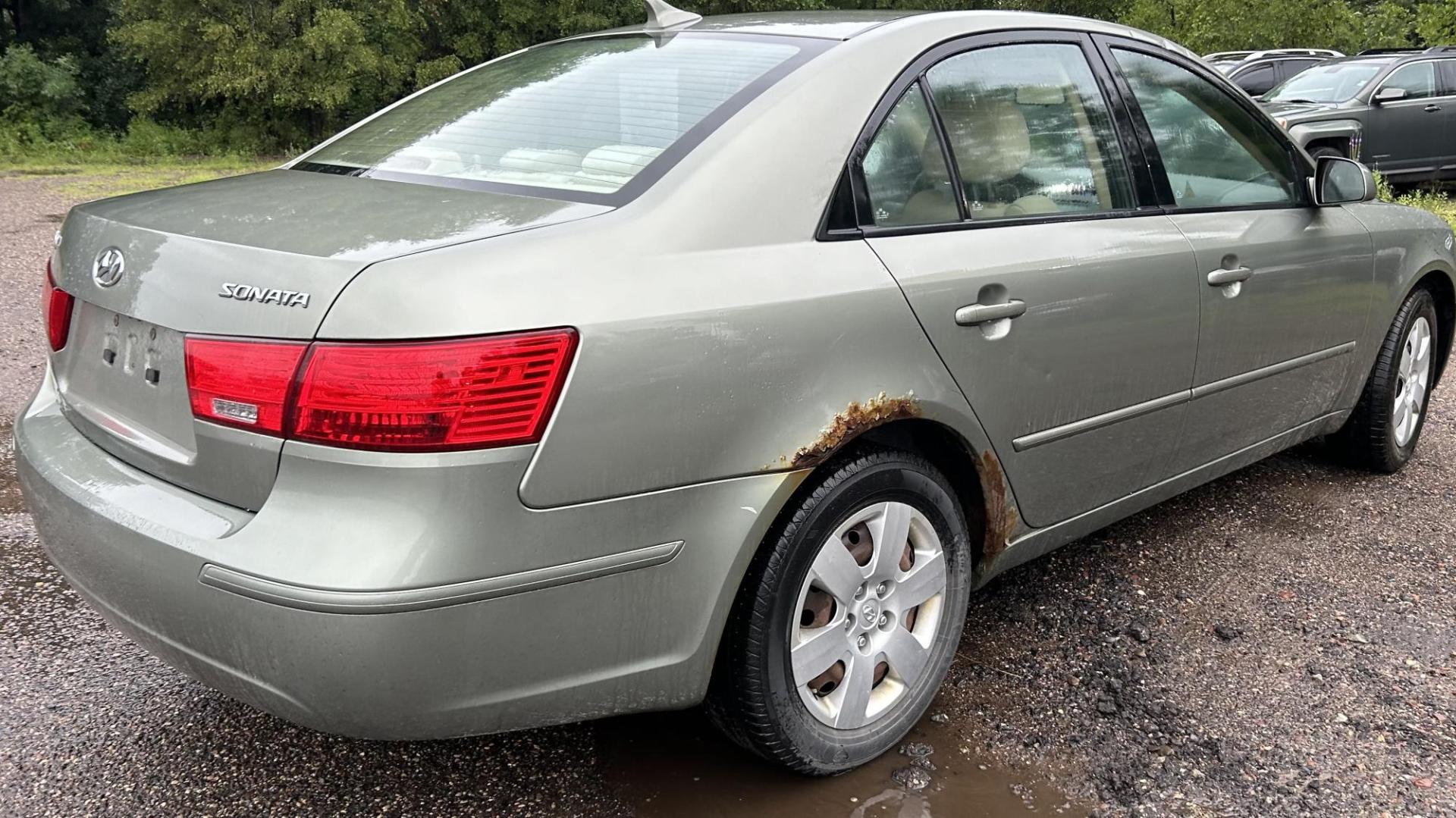 2009 Tan Hyundai Sonata GLS (5NPET46C79H) with an 2.4L L4 DOHC 16V engine, located at 17255 hwy 65 NE, Ham Lake, MN, 55304, 0.000000, 0.000000 - Photo#2