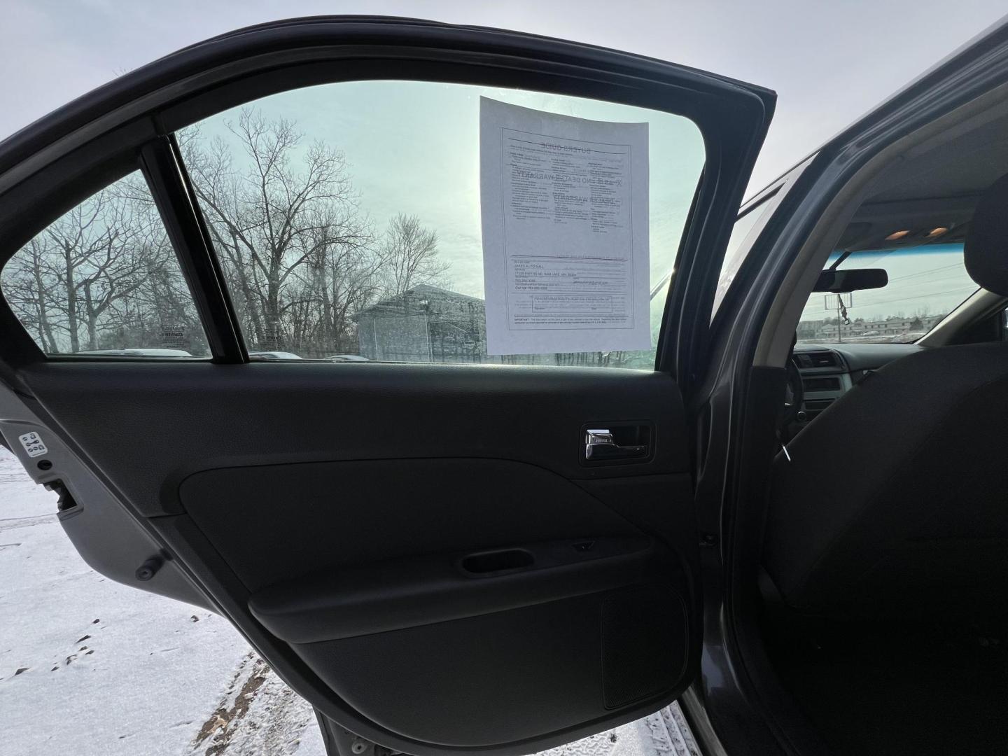 2011 Gray Ford Fusion V6 SE (3FAHP0HG7BR) with an 3.0L V6 DOHC 24V engine, located at 17255 hwy 65 NE, Ham Lake, MN, 55304, 0.000000, 0.000000 - Photo#10