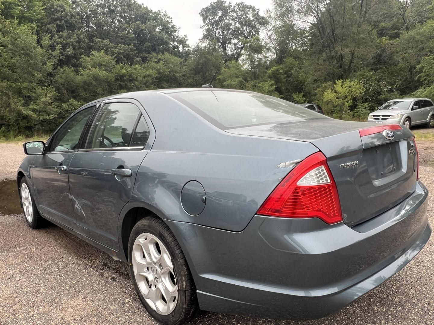 2011 Ford Fusion I4 SE (3FAHP0HA9BR) with an 2.5L L4 DOHC 16V engine, located at 17255 hwy 65 NE, Ham Lake, MN, 55304, 0.000000, 0.000000 - Photo#2