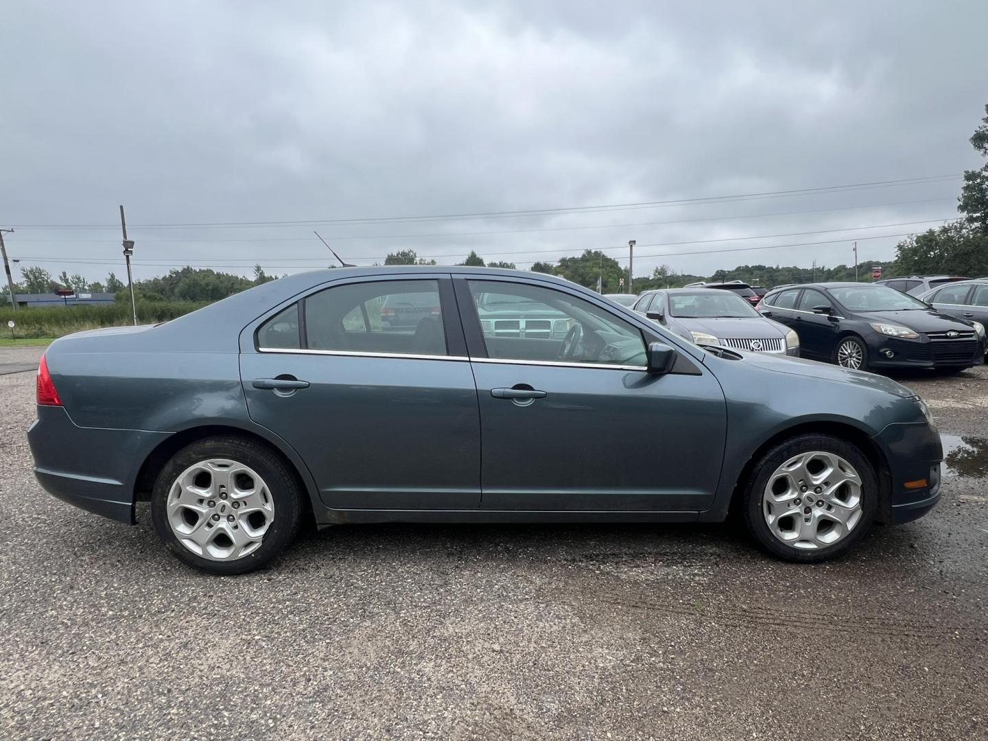 2011 Ford Fusion I4 SE (3FAHP0HA9BR) with an 2.5L L4 DOHC 16V engine, located at 17255 hwy 65 NE, Ham Lake, MN, 55304, 0.000000, 0.000000 - Photo#5