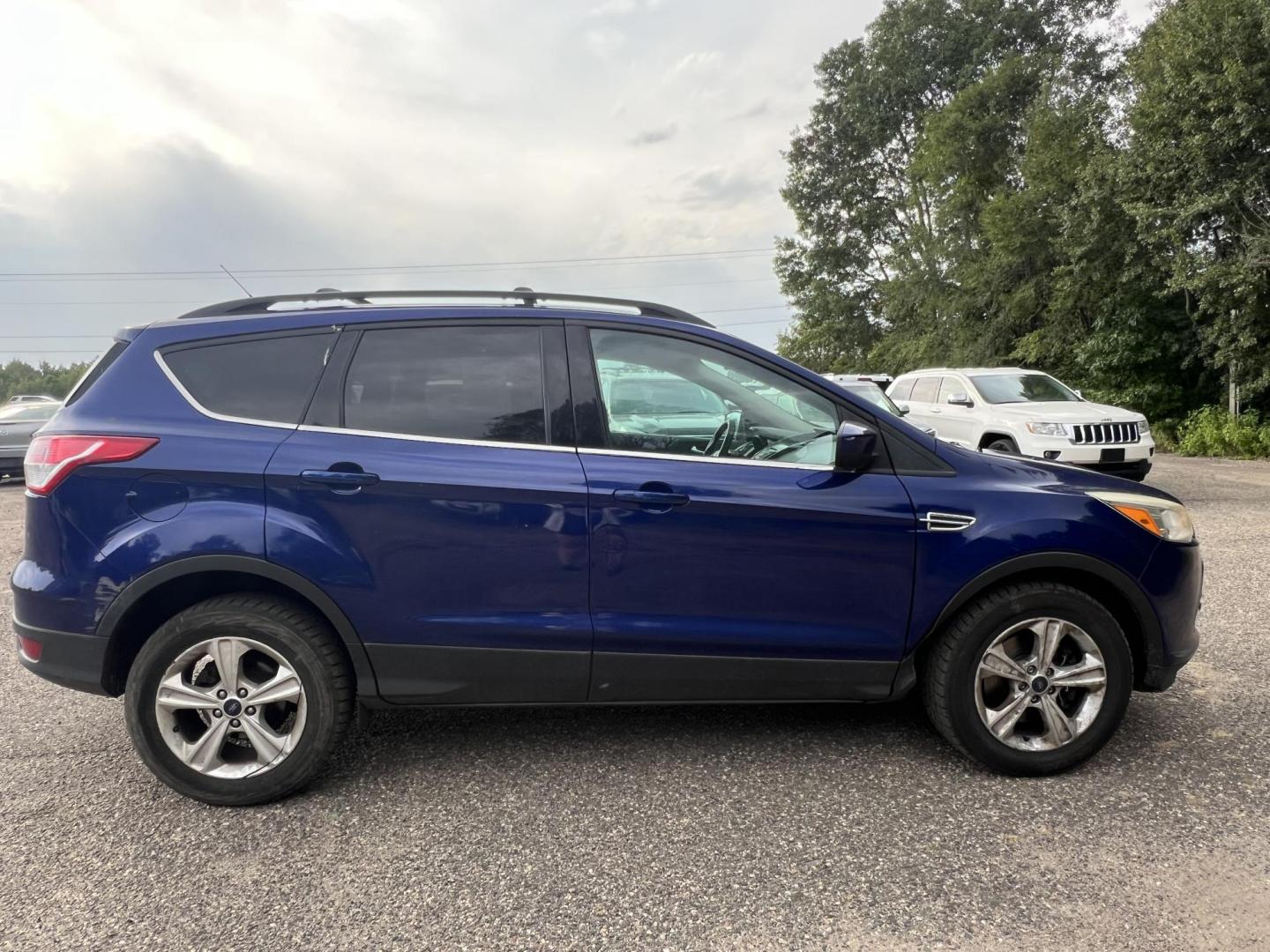 2013 Ford Escape SE 4WD (1FMCU9G92DU) with an 2.0L L4 DOHC 16V engine, 6-Speed Automatic transmission, located at 17255 hwy 65 NE, Ham Lake, MN, 55304, 0.000000, 0.000000 - Photo#5