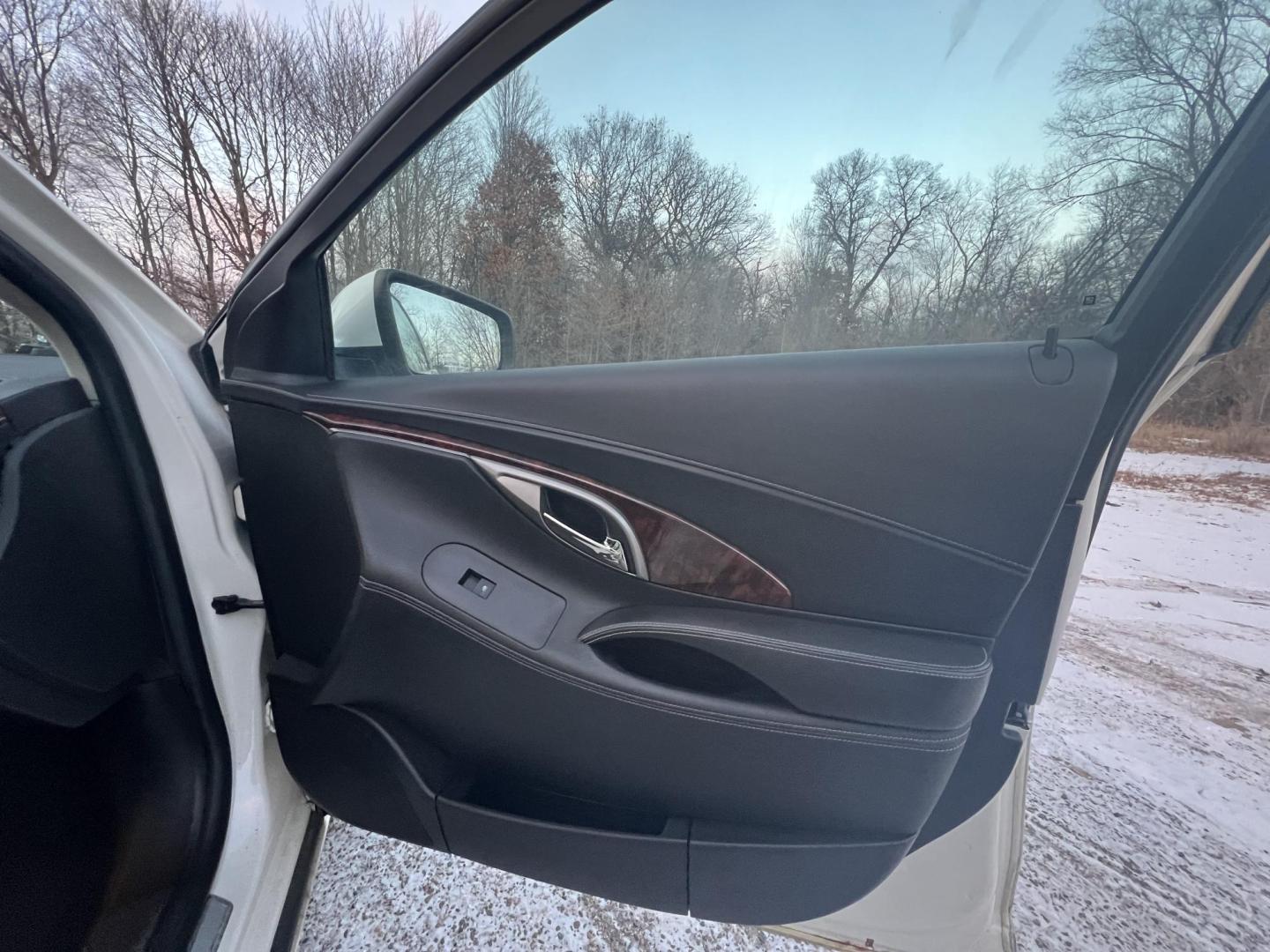 2011 Buick LaCrosse CXL FWD (1G4GC5ED4BF) with an 3.6L V6 DOHC 24V engine, 6-Speed Automatic Overdrive transmission, located at 17255 hwy 65 NE, Ham Lake, MN, 55304, 0.000000, 0.000000 - Photo#14