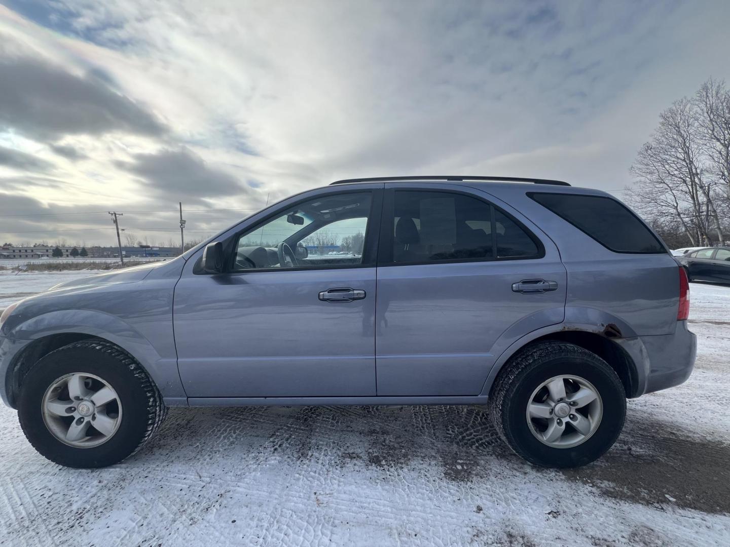 2009 Kia Sorento (KNDJD735495) , located at 17255 hwy 65 NE, Ham Lake, MN, 55304, 0.000000, 0.000000 - Photo#1