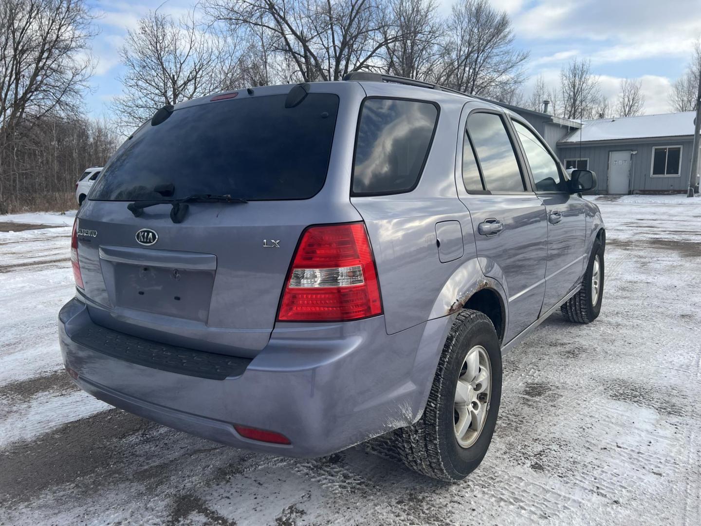 2009 Kia Sorento (KNDJD735495) , located at 17255 hwy 65 NE, Ham Lake, MN, 55304, 0.000000, 0.000000 - Photo#4