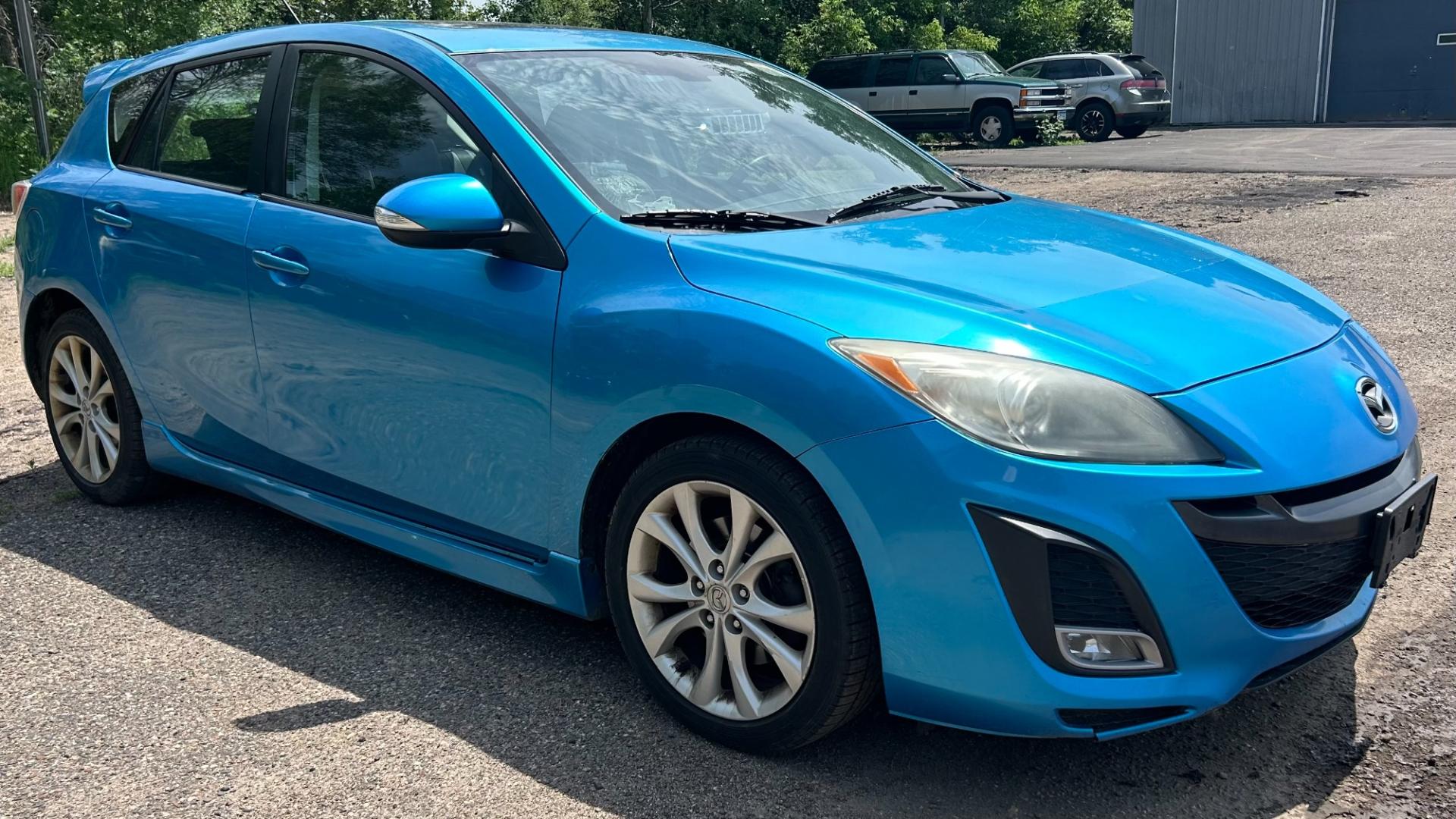 2010 Mazda MAZDA3 (JM1BL1H52A1) , located at 17255 hwy 65 NE, Ham Lake, MN, 55304, 0.000000, 0.000000 - Photo#2