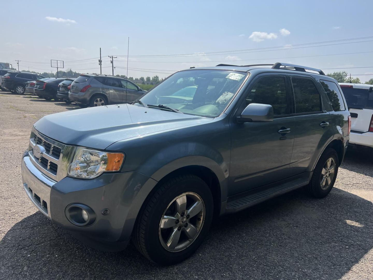 2008 Ford Escape XLT 2WD V6 (1FMCU03198K) with an 3.0L V6 DOHC 24V engine, 4-Speed Automatic Overdrive transmission, located at 17255 hwy 65 NE, Ham Lake, MN, 55304, 0.000000, 0.000000 - Photo#0