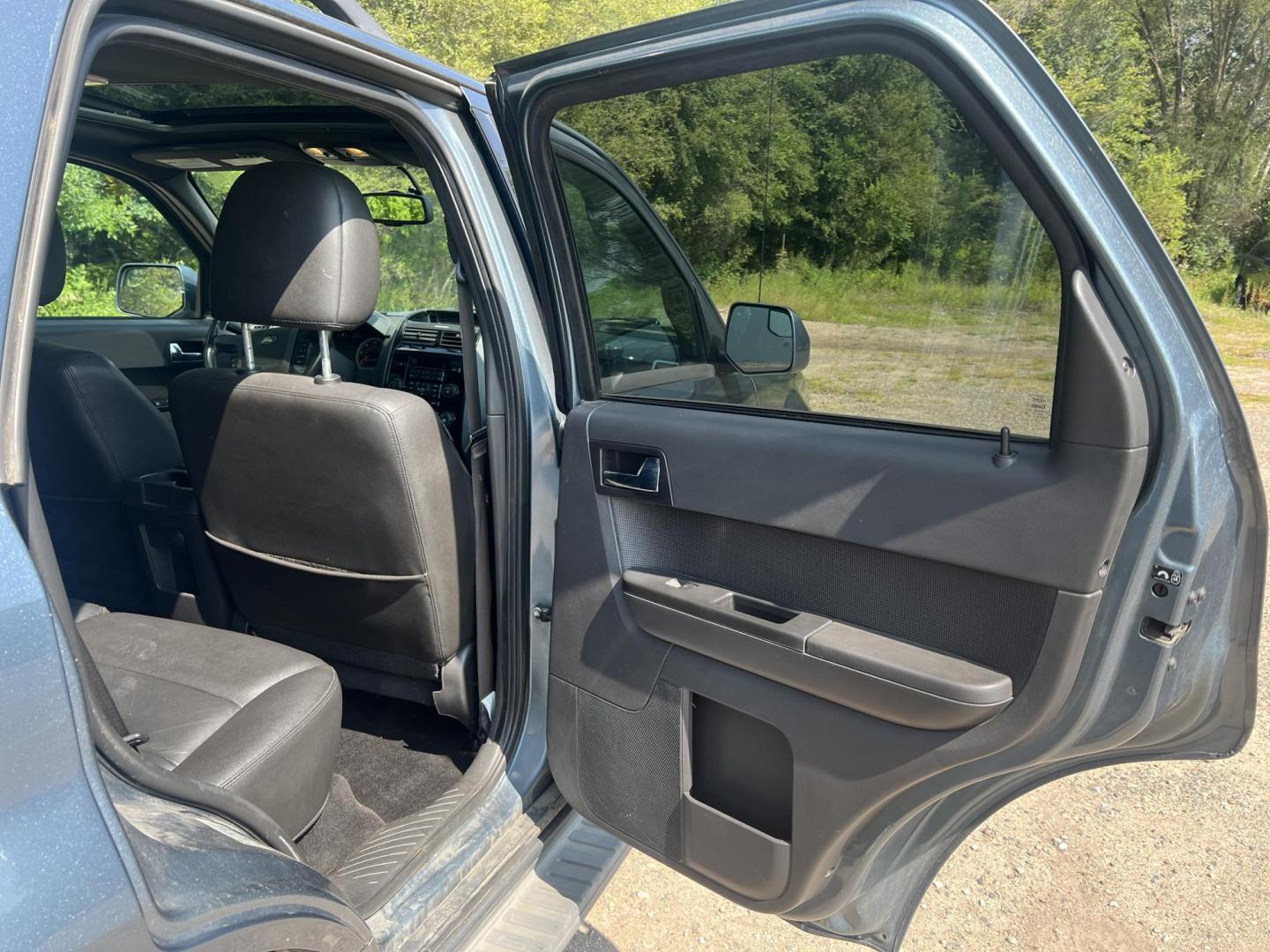 2008 Ford Escape XLT 2WD V6 (1FMCU03198K) with an 3.0L V6 DOHC 24V engine, 4-Speed Automatic Overdrive transmission, located at 17255 hwy 65 NE, Ham Lake, MN, 55304, 0.000000, 0.000000 - Photo#11