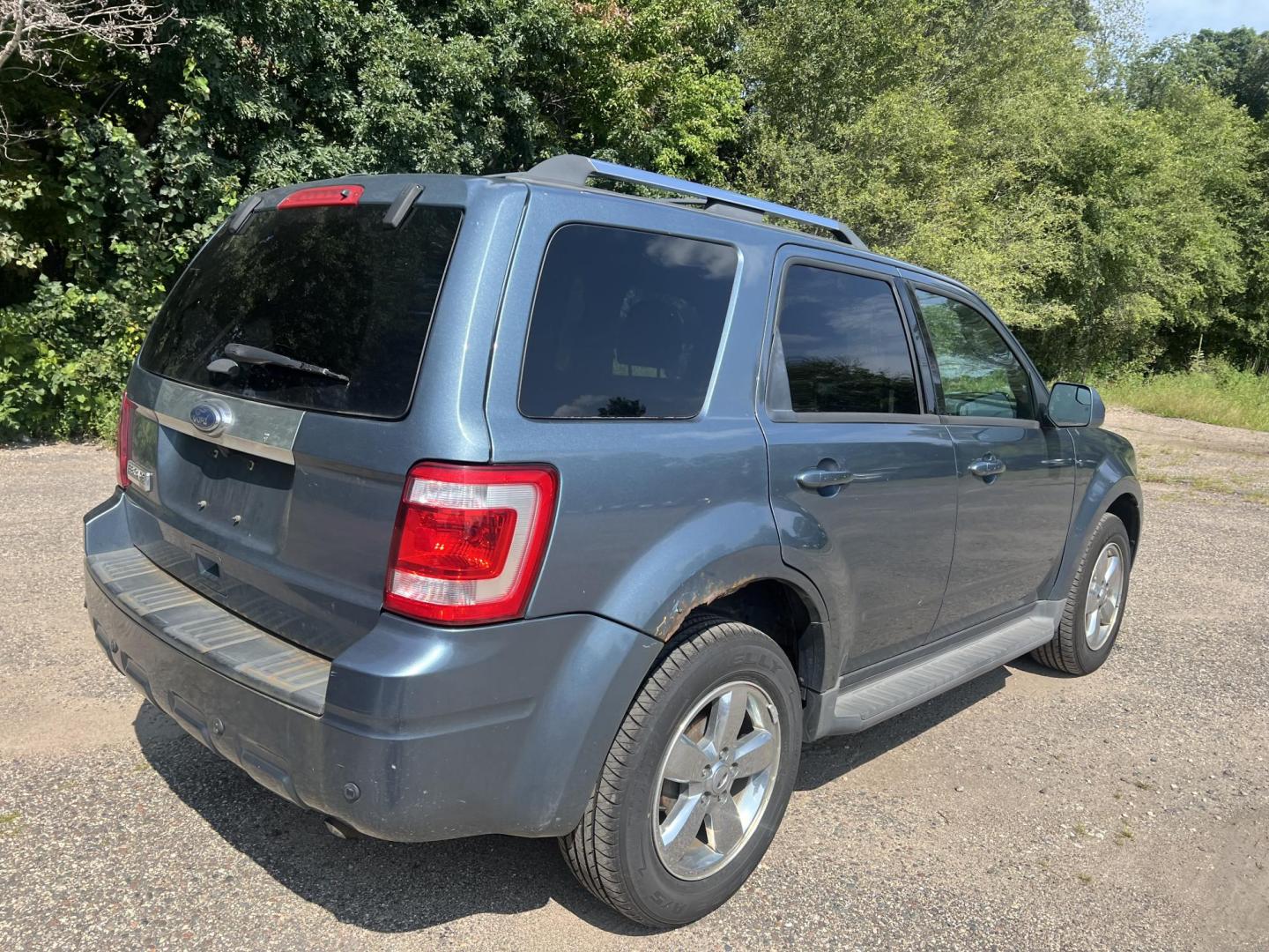 2008 Ford Escape XLT 2WD V6 (1FMCU03198K) with an 3.0L V6 DOHC 24V engine, 4-Speed Automatic Overdrive transmission, located at 17255 hwy 65 NE, Ham Lake, MN, 55304, 0.000000, 0.000000 - Photo#4