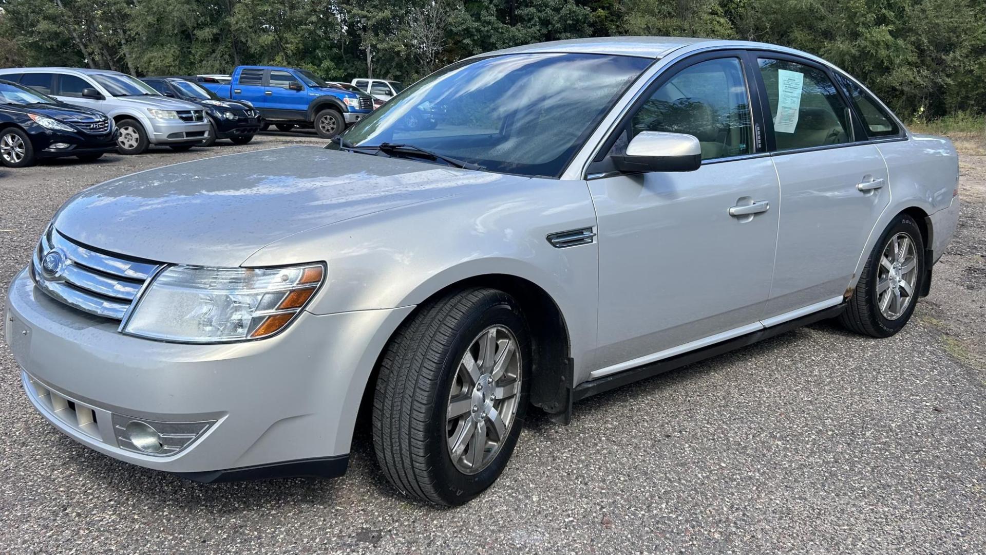 2009 Ford Taurus SEL FWD (1FAHP24W29G) with an 3.5L V6 DOHC 24V engine, 6-Speed Automatic transmission, located at 17255 hwy 65 NE, Ham Lake, MN, 55304, 0.000000, 0.000000 - Photo#0