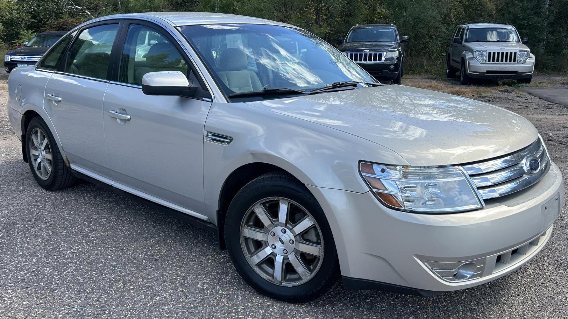 2009 Ford Taurus SEL FWD (1FAHP24W29G) with an 3.5L V6 DOHC 24V engine, 6-Speed Automatic transmission, located at 17255 hwy 65 NE, Ham Lake, MN, 55304, 0.000000, 0.000000 - Photo#2