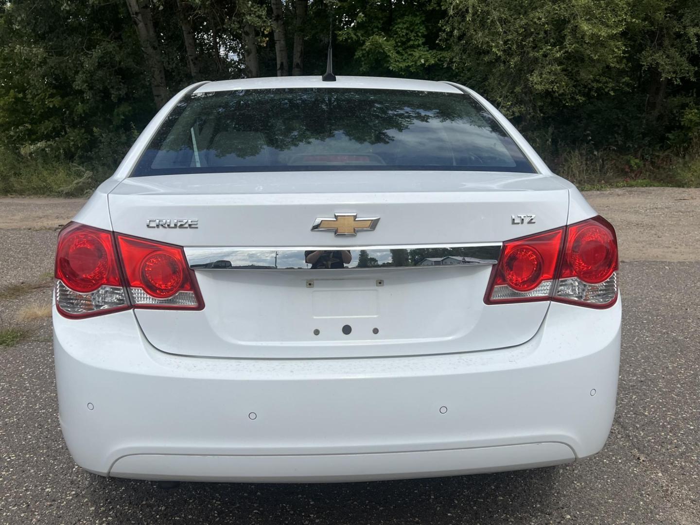 2011 Chevrolet Cruze 2LT (1G1PH5S94B7) with an 1.4L L4 DOHC 16V TURBO engine, 6-Speed Manual transmission, located at 17255 hwy 65 NE, Ham Lake, MN, 55304, 0.000000, 0.000000 - Photo#3