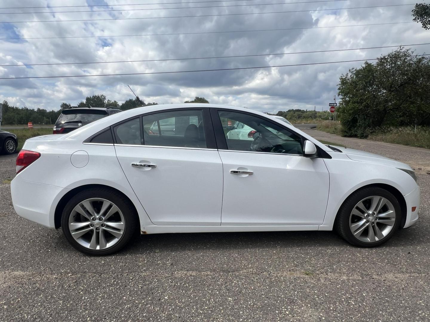 2011 Chevrolet Cruze 2LT (1G1PH5S94B7) with an 1.4L L4 DOHC 16V TURBO engine, 6-Speed Manual transmission, located at 17255 hwy 65 NE, Ham Lake, MN, 55304, 0.000000, 0.000000 - Photo#5