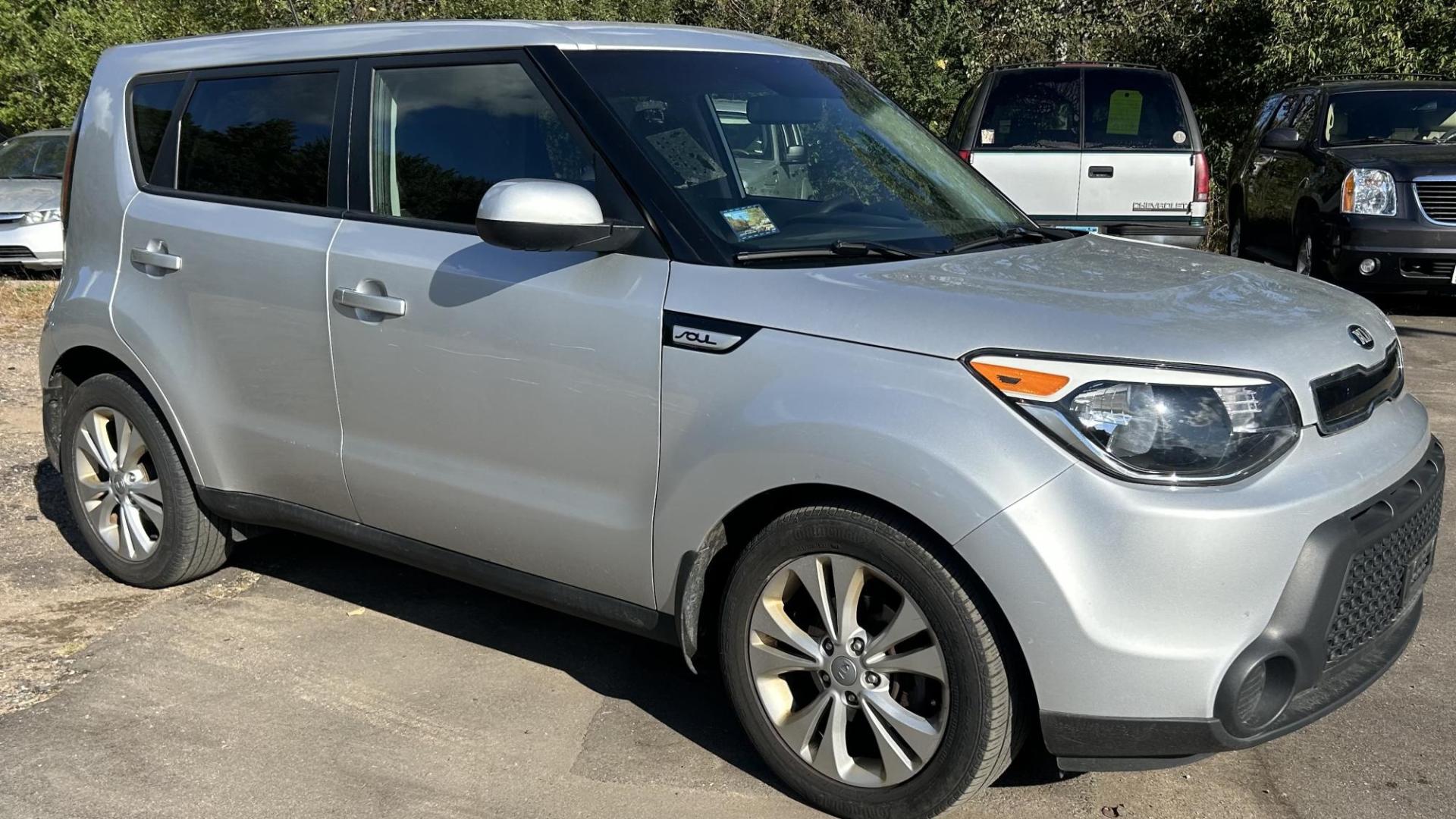 2015 Kia Soul + (KNDJP3A59F7) with an 2.0L L4 DOHC 16V engine, 6-Speed Automatic transmission, located at 17255 hwy 65 NE, Ham Lake, MN, 55304, 0.000000, 0.000000 - Photo#1