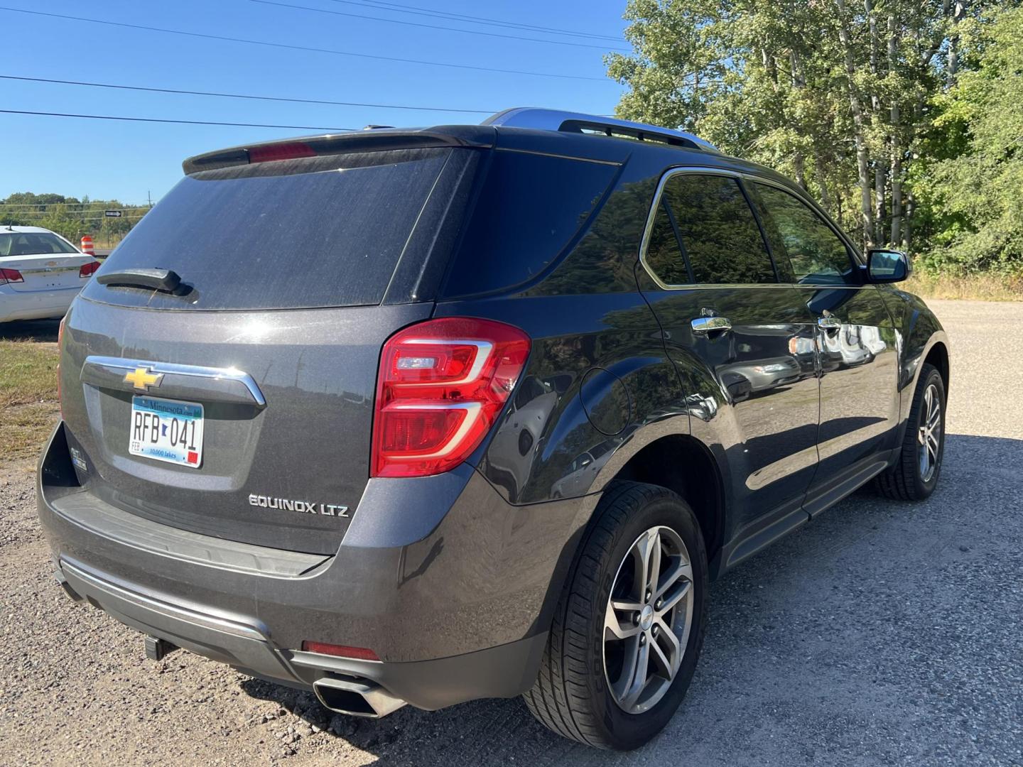 2016 Chevrolet Equinox LTZ AWD (2GNFLGE30G6) with an 3.6L V6 DOHC 24V engine, 6A transmission, located at 17255 hwy 65 NE, Ham Lake, MN, 55304, 0.000000, 0.000000 - Photo#4