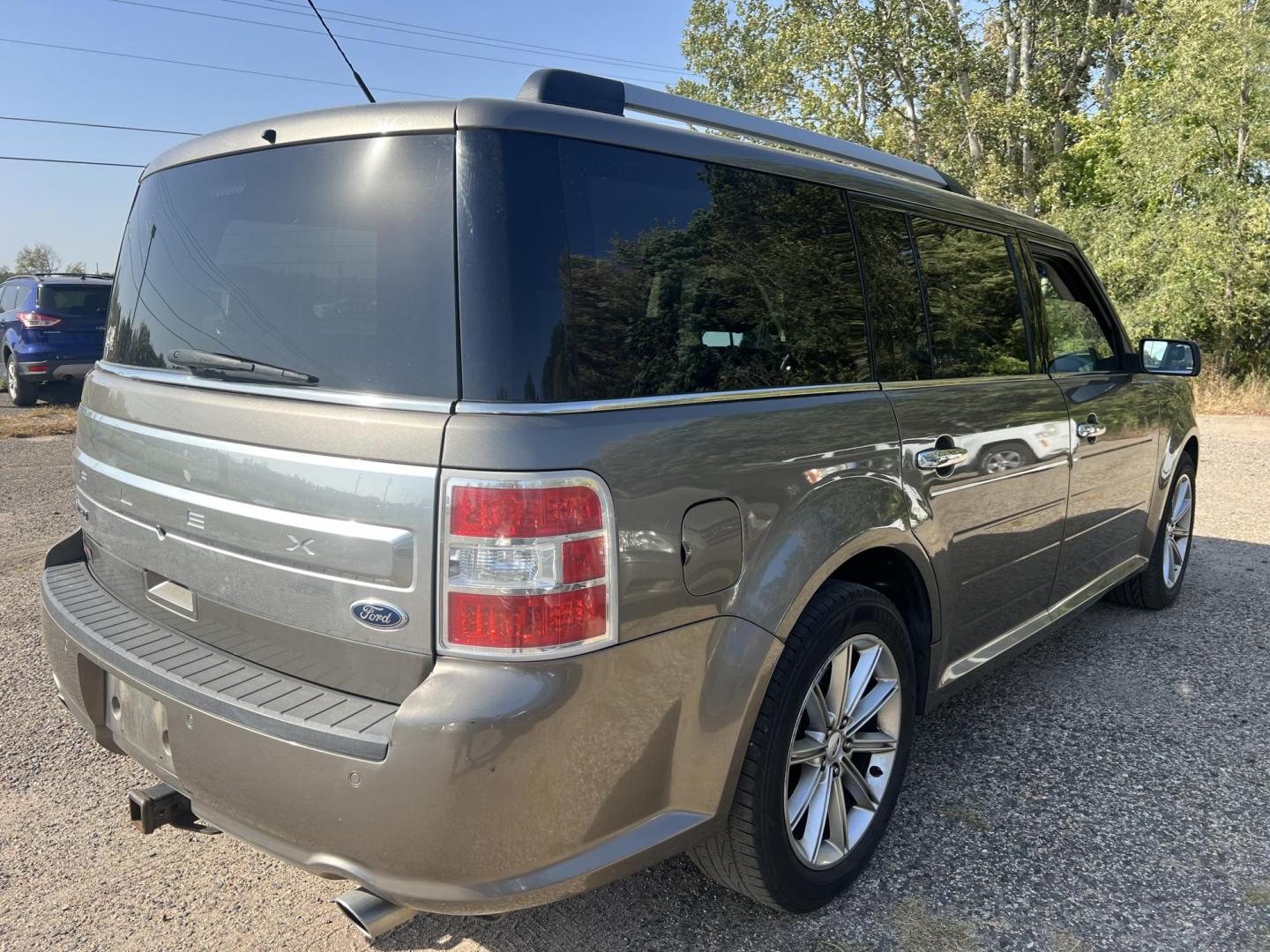 2014 Tan /Black Ford Flex Limited FWD (2FMGK5D89EB) with an 3.5L V6 DOHC 24V engine, 6-Speed Automatic Overdrive transmission, located at 17255 hwy 65 NE, Ham Lake, MN, 55304, 0.000000, 0.000000 - Photo#4