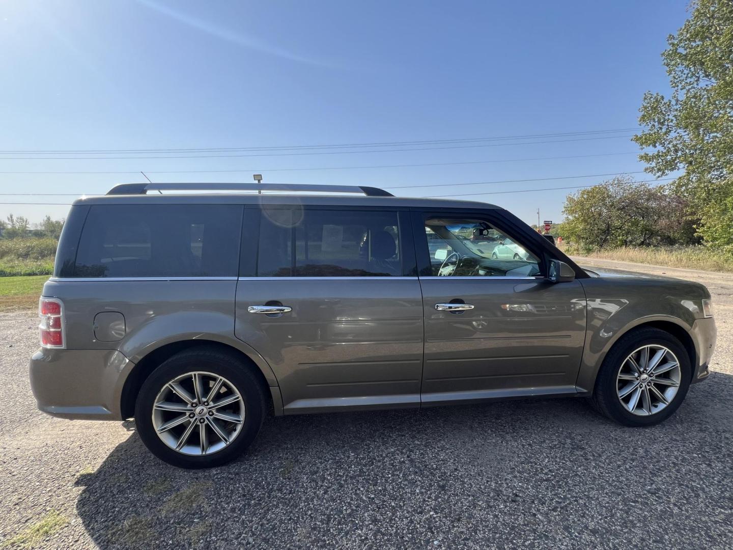 2014 Tan /Black Ford Flex Limited FWD (2FMGK5D89EB) with an 3.5L V6 DOHC 24V engine, 6-Speed Automatic Overdrive transmission, located at 17255 hwy 65 NE, Ham Lake, MN, 55304, 0.000000, 0.000000 - Photo#5