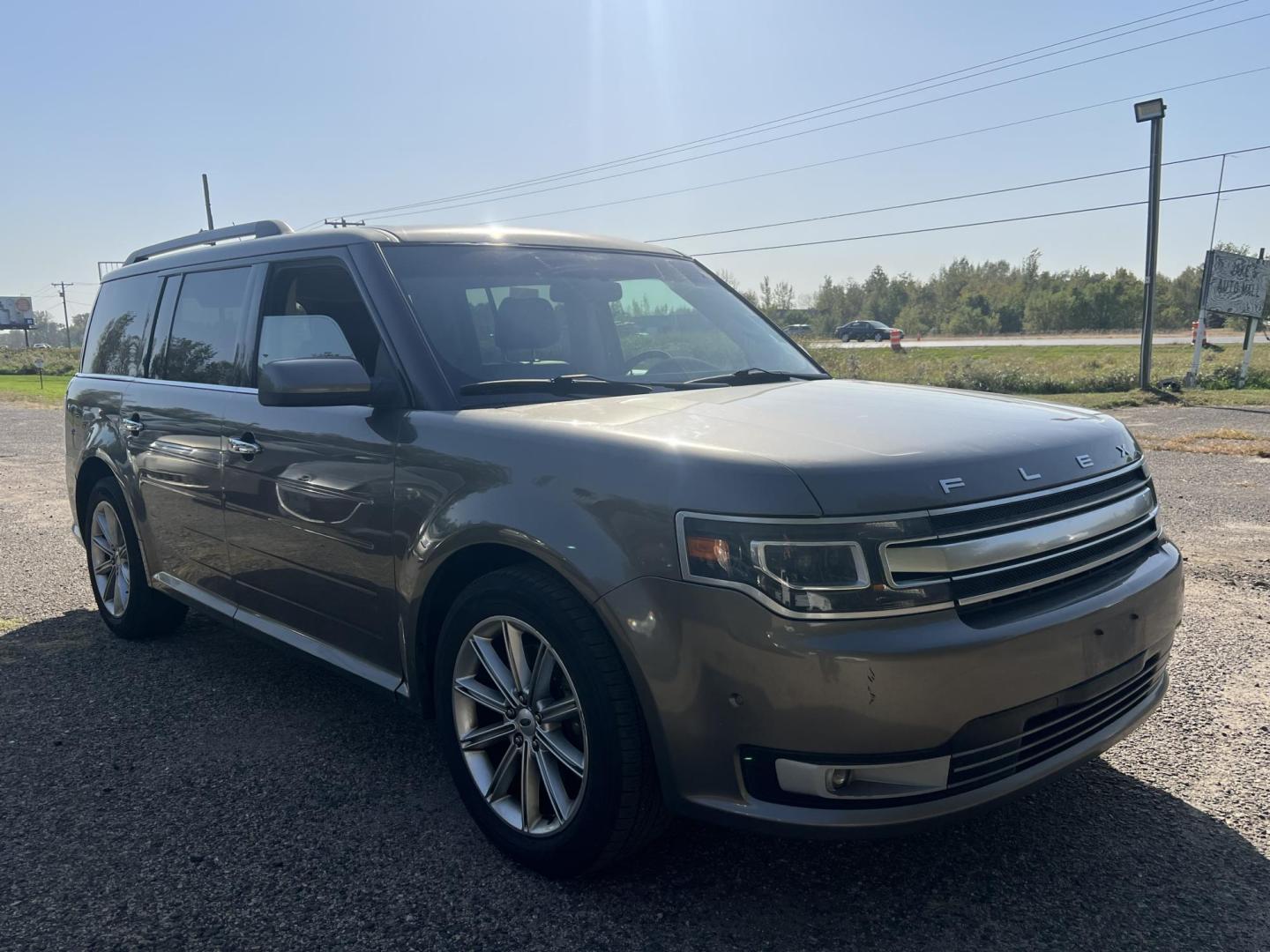 2014 Tan /Black Ford Flex Limited FWD (2FMGK5D89EB) with an 3.5L V6 DOHC 24V engine, 6-Speed Automatic Overdrive transmission, located at 17255 hwy 65 NE, Ham Lake, MN, 55304, 0.000000, 0.000000 - Photo#6