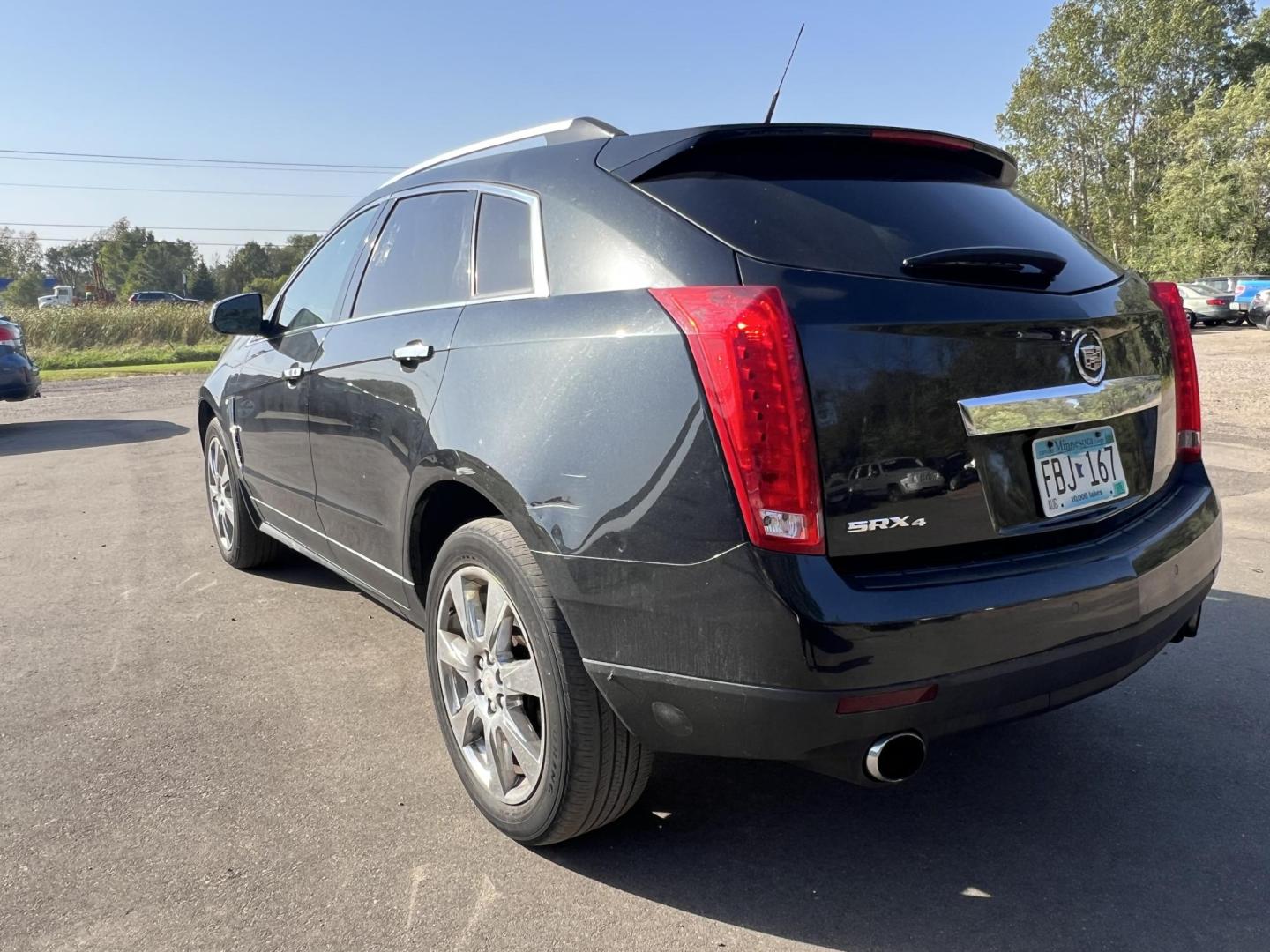 2011 Cadillac SRX Performance Collection AWD (3GYFNEEY9BS) with an 3.0L V6 DOHC 24V engine, 6-Speed Automatic transmission, located at 17255 hwy 65 NE, Ham Lake, MN, 55304, 0.000000, 0.000000 - Photo#2