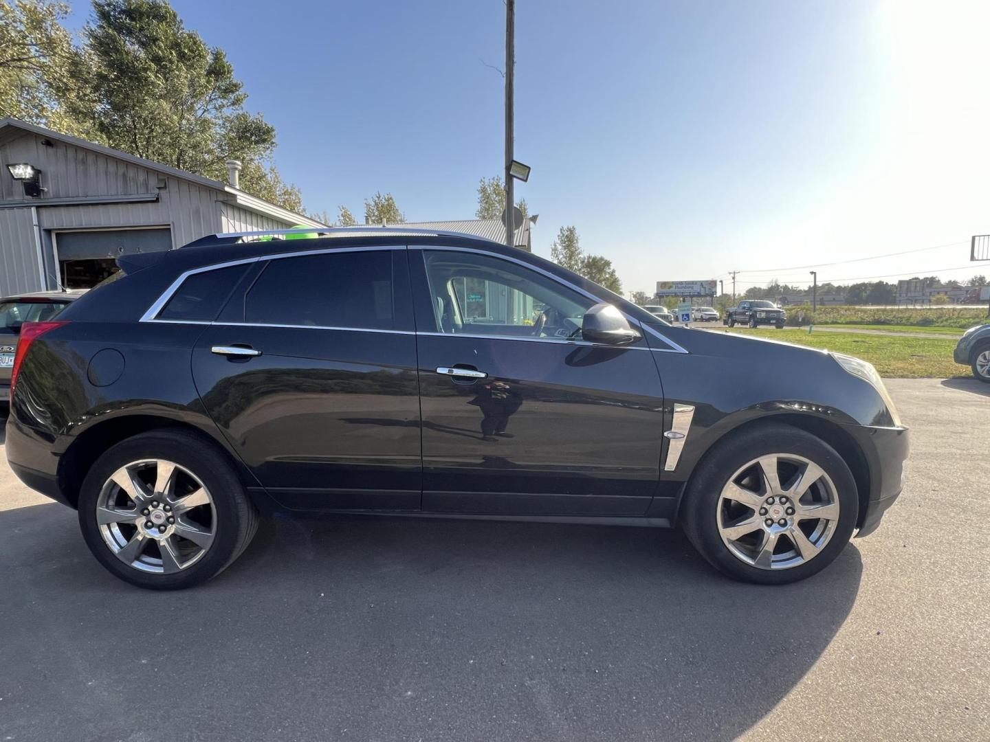 2011 Cadillac SRX Performance Collection AWD (3GYFNEEY9BS) with an 3.0L V6 DOHC 24V engine, 6-Speed Automatic transmission, located at 17255 hwy 65 NE, Ham Lake, MN, 55304, 0.000000, 0.000000 - Photo#5