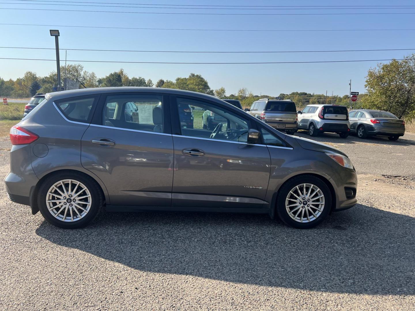 2013 Ford C-Max SEL (1FADP5BU9DL) with an 2.0L L4 DOHC 16V HYBRID engine, Continuously Variable Transmission transmission, located at 17255 hwy 65 NE, Ham Lake, MN, 55304, 0.000000, 0.000000 - Photo#6