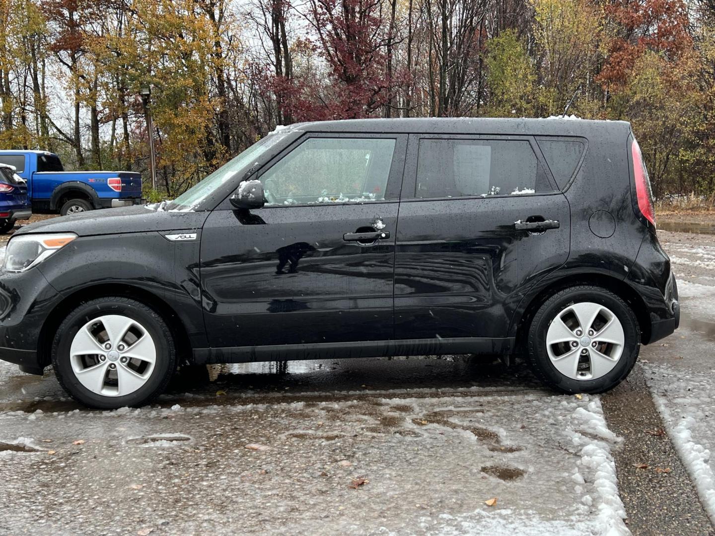 2015 Kia Soul Base (KNDJN2A20F7) with an 1.6L L4 DOHC 16V engine, located at 17255 hwy 65 NE, Ham Lake, MN, 55304, 0.000000, 0.000000 - Photo#1