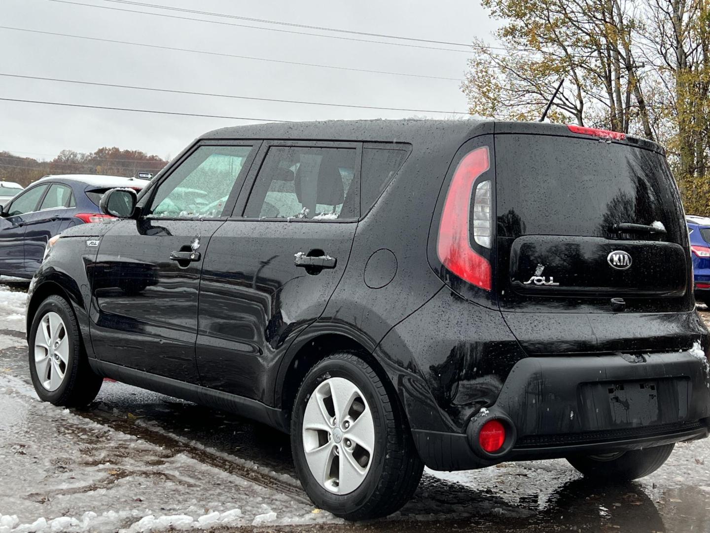 2015 Kia Soul Base (KNDJN2A20F7) with an 1.6L L4 DOHC 16V engine, located at 17255 hwy 65 NE, Ham Lake, MN, 55304, 0.000000, 0.000000 - Photo#2