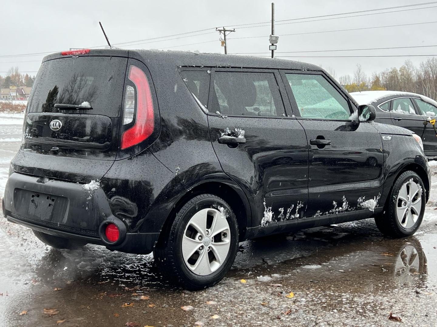 2015 Kia Soul Base (KNDJN2A20F7) with an 1.6L L4 DOHC 16V engine, located at 17255 hwy 65 NE, Ham Lake, MN, 55304, 0.000000, 0.000000 - Photo#4