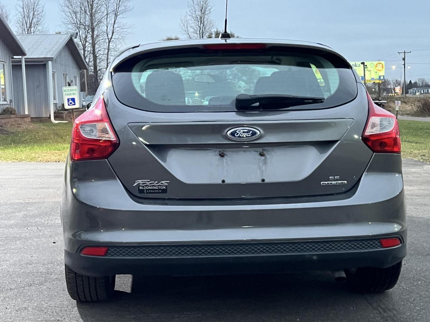 2013 Ford Focus SE Hatch (1FADP3K27DL) with an 2.0L L4 DOHC 16V engine, located at 17255 hwy 65 NE, Ham Lake, MN, 55304, 0.000000, 0.000000 - Photo#3