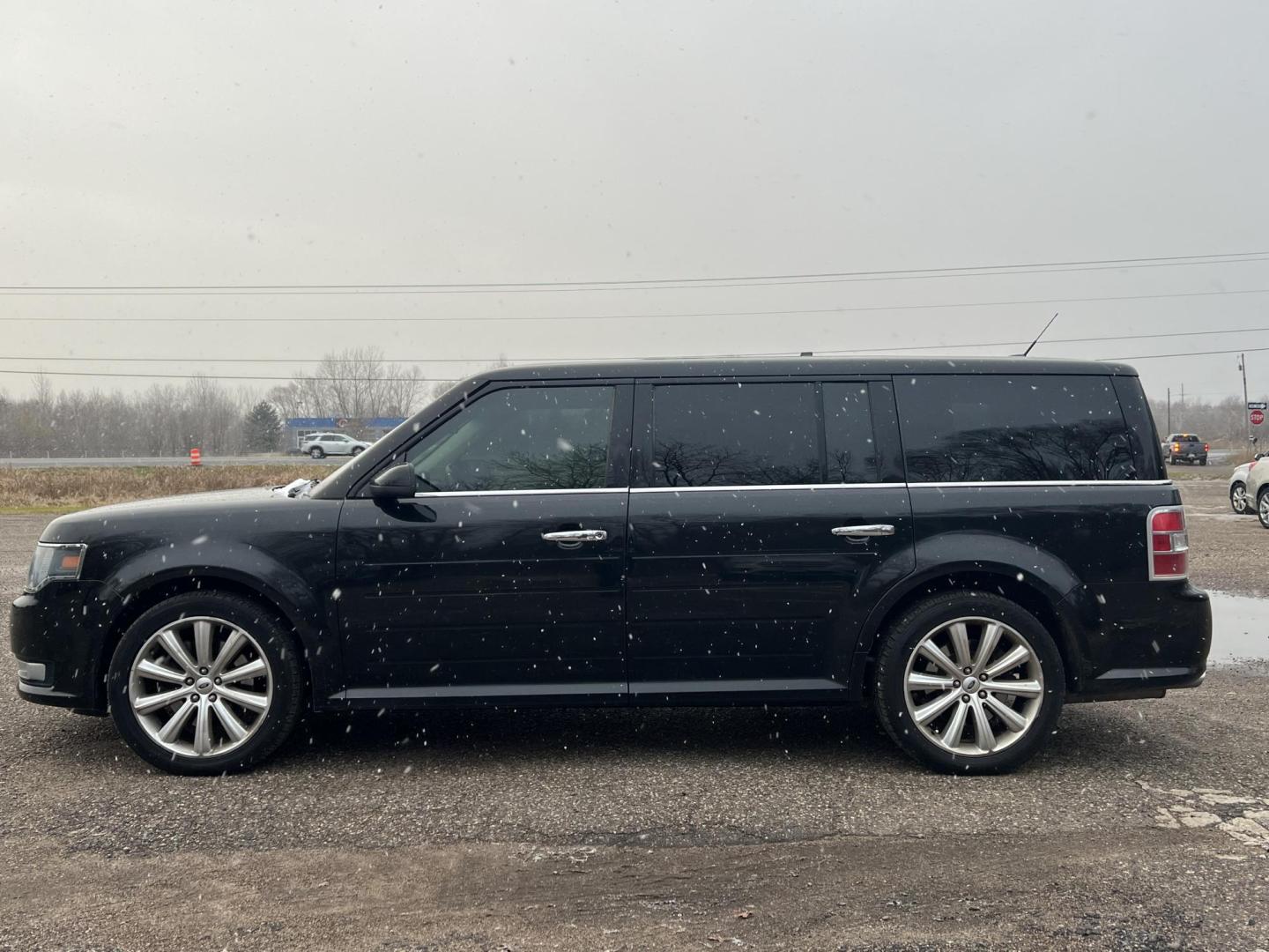 2015 Ford Flex SEL FWD (2FMGK5C87FB) with an 3.5L V6 DOHC 24V engine, 6-Speed Automatic Overdrive transmission, located at 17255 hwy 65 NE, Ham Lake, MN, 55304, 0.000000, 0.000000 - Photo#1