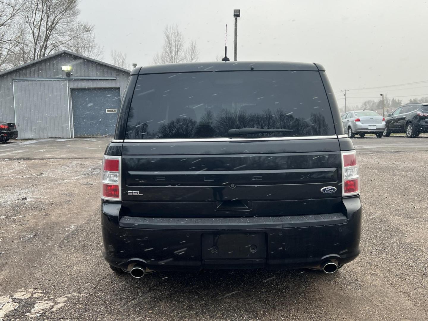 2015 Ford Flex SEL FWD (2FMGK5C87FB) with an 3.5L V6 DOHC 24V engine, 6-Speed Automatic Overdrive transmission, located at 17255 hwy 65 NE, Ham Lake, MN, 55304, 0.000000, 0.000000 - Photo#3