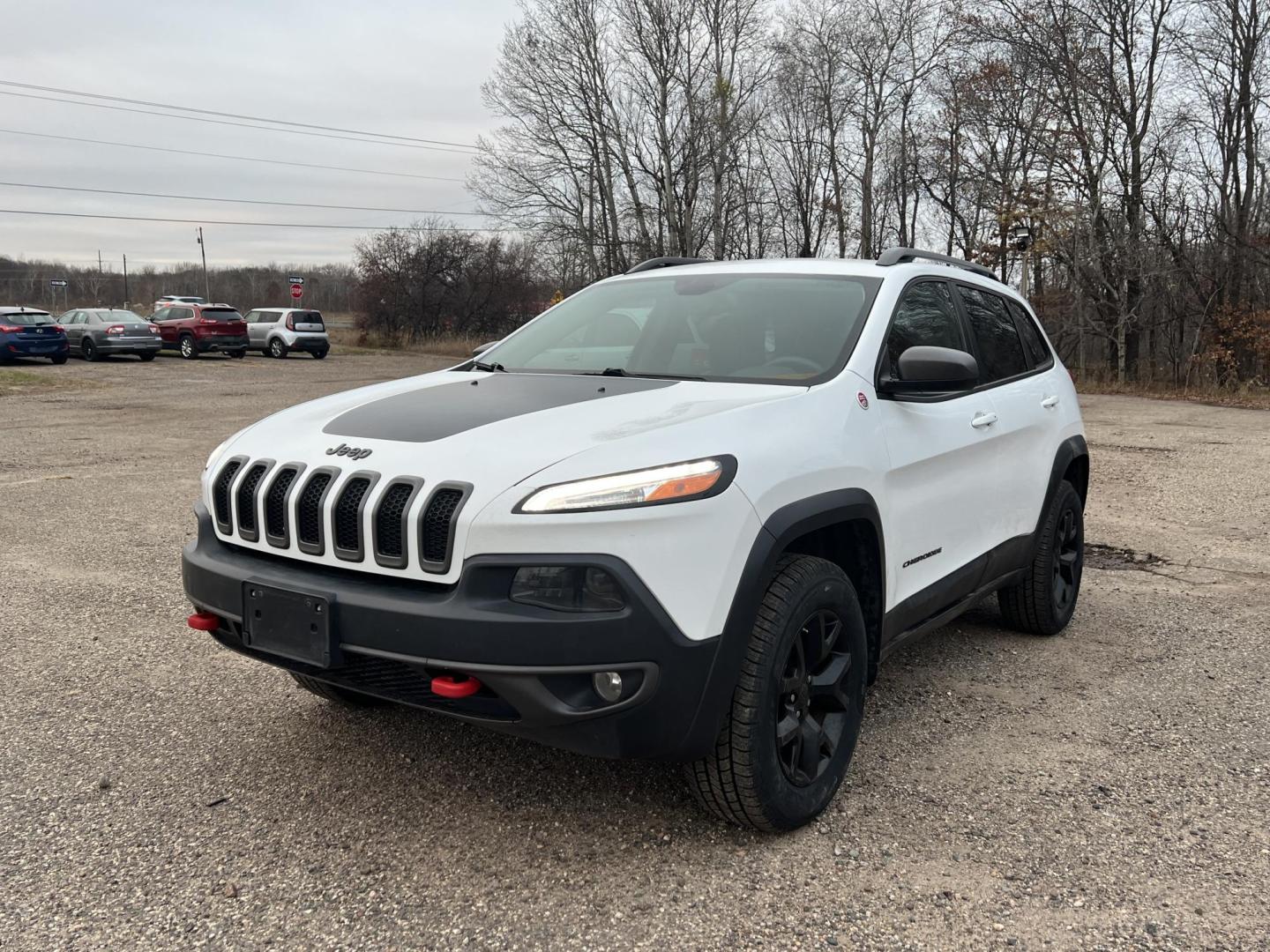 2015 Jeep Cherokee Trailhawk 4WD (1C4PJMBB0FW) with an 2.4L L4 DOHC 16V engine, 9-Speed Automatic transmission, located at 17255 hwy 65 NE, Ham Lake, MN, 55304, 0.000000, 0.000000 - Photo#0