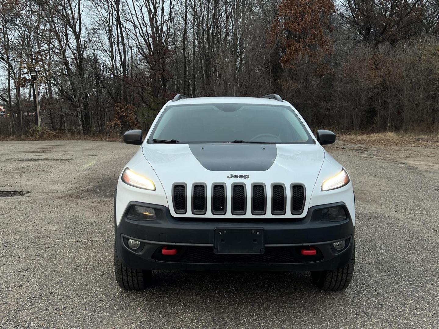 2015 Jeep Cherokee Trailhawk 4WD (1C4PJMBB0FW) with an 2.4L L4 DOHC 16V engine, 9-Speed Automatic transmission, located at 17255 hwy 65 NE, Ham Lake, MN, 55304, 0.000000, 0.000000 - Photo#7