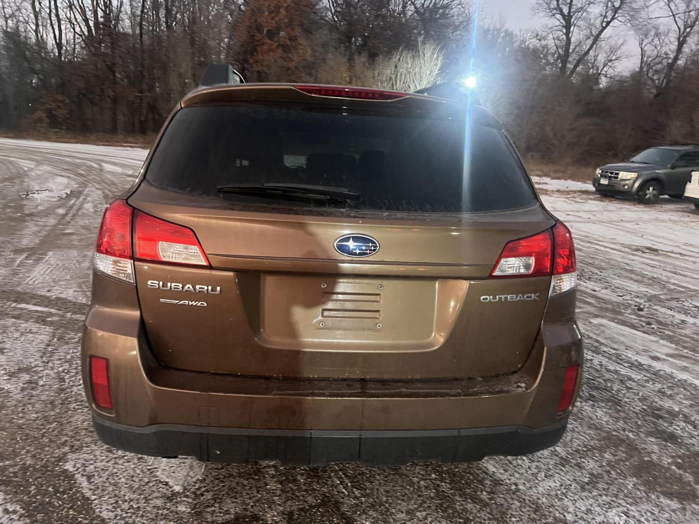 2011 Subaru Outback 2.5i Premium (4S4BRCBC1B3) with an 2.5L H4 DOHC 16V engine, Continuously Variable Transmisson transmission, located at 17255 hwy 65 NE, Ham Lake, MN, 55304, 0.000000, 0.000000 - Photo#2