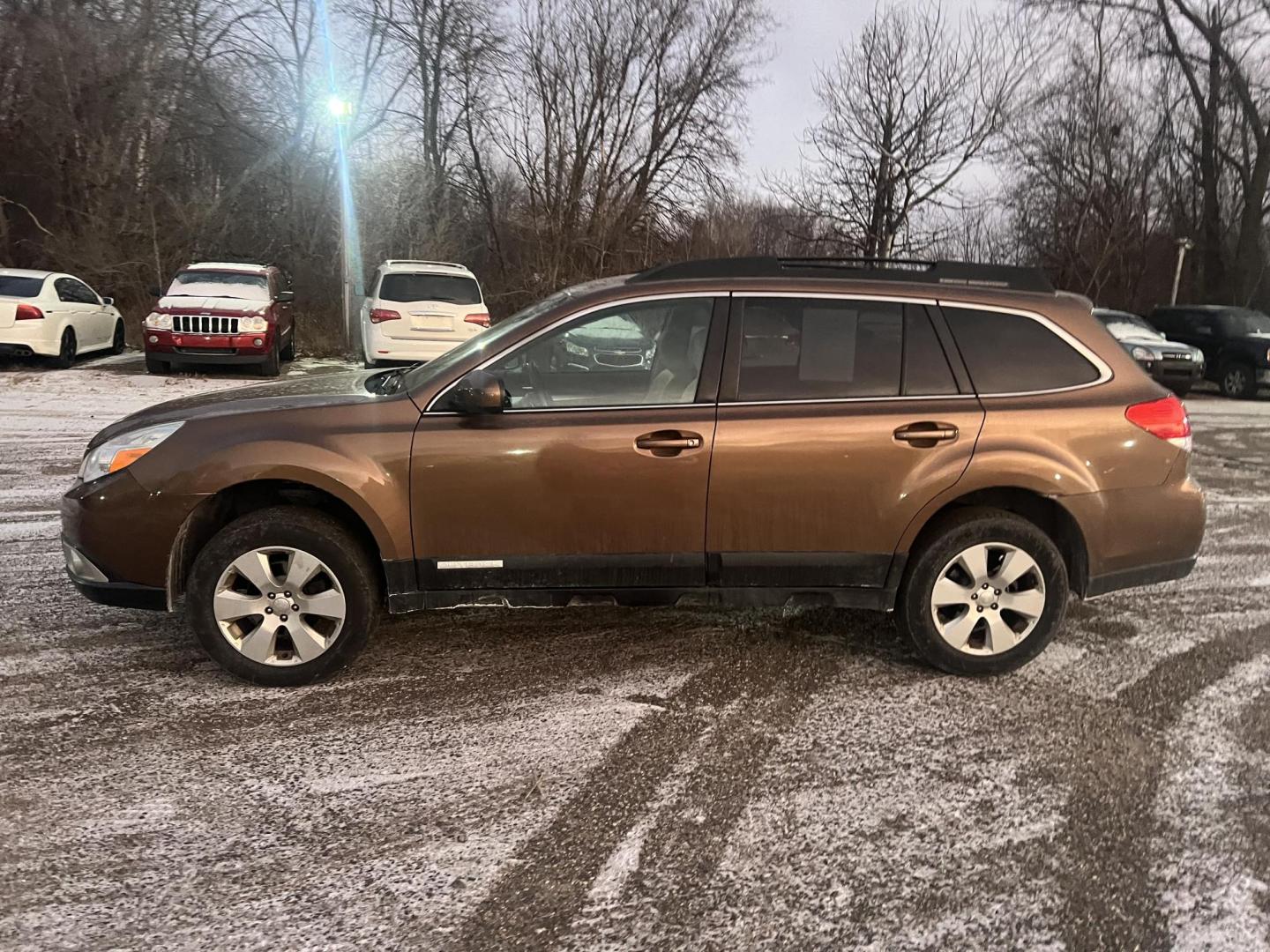 2011 Subaru Outback 2.5i Premium (4S4BRCBC1B3) with an 2.5L H4 DOHC 16V engine, Continuously Variable Transmisson transmission, located at 17255 hwy 65 NE, Ham Lake, MN, 55304, 0.000000, 0.000000 - Photo#1