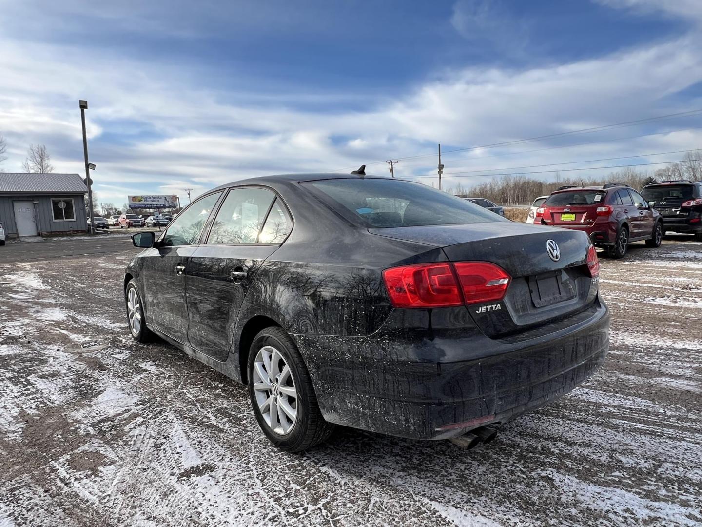 2012 Volkswagen Jetta SE (3VWDX7AJXCM) with an 2.5L L5 DOHC 20V engine, located at 17255 hwy 65 NE, Ham Lake, MN, 55304, 0.000000, 0.000000 - Photo#2