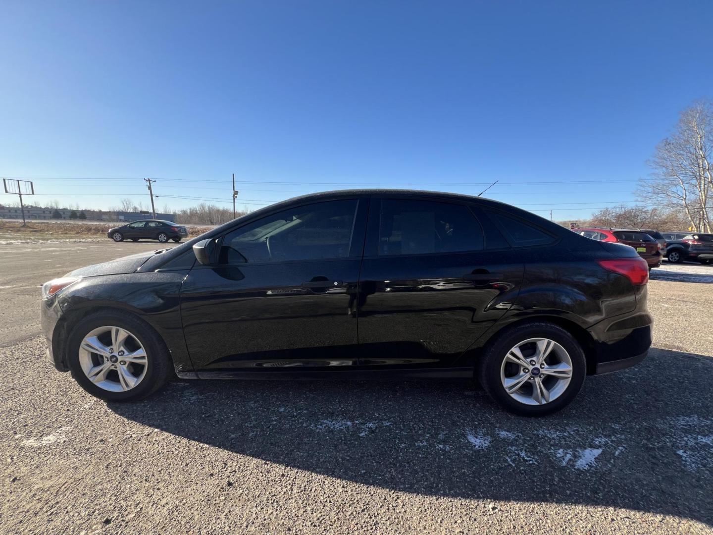 2018 Ford Focus S Sedan (1FADP3E26JL) with an 2.0L L4 DOHC 16V engine, 5M transmission, located at 17255 hwy 65 NE, Ham Lake, MN, 55304, 0.000000, 0.000000 - Photo#1