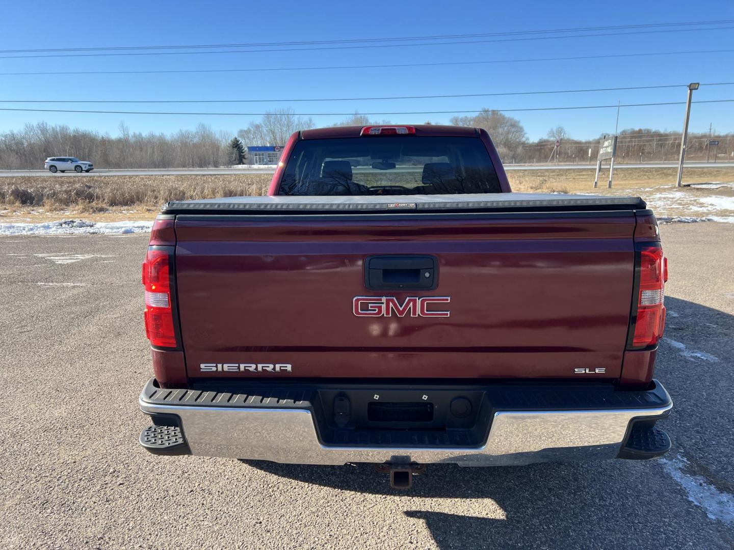 2014 GMC Sierra 1500 SLE Crew Cab 4WD (3GTU2UEC6EG) with an 5.3L V8 OHV 16V engine, 6-Speed Automatic transmission, located at 17255 hwy 65 NE, Ham Lake, MN, 55304, 0.000000, 0.000000 - Photo#3