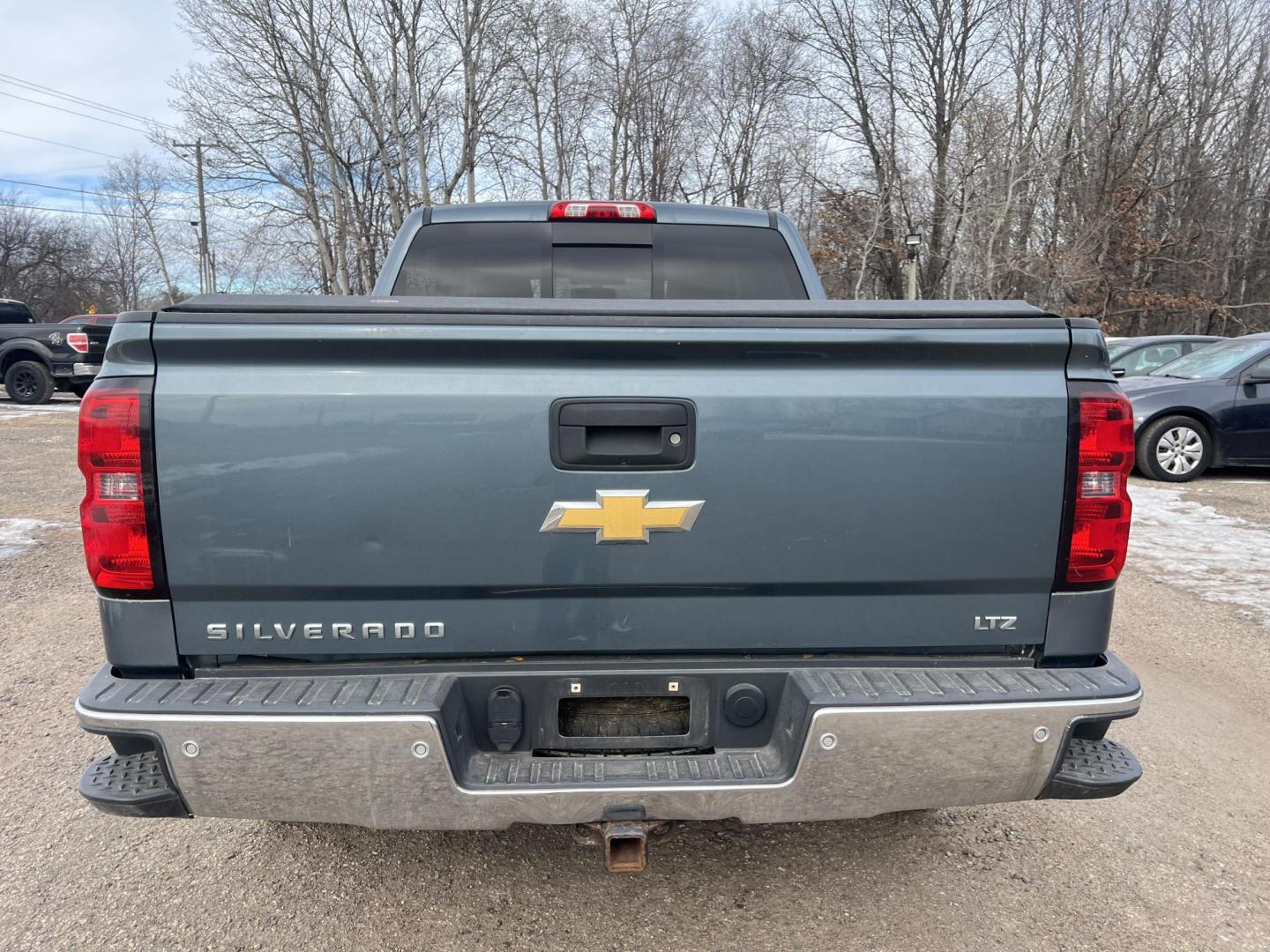 2014 Chevrolet Silverado 1500 1LZ Crew Cab 4WD (3GCUKSEC3EG) with an 5.3L V8 OHV 16V engine, 6-Speed Automatic transmission, located at 17255 hwy 65 NE, Ham Lake, MN, 55304, 0.000000, 0.000000 - Photo#3