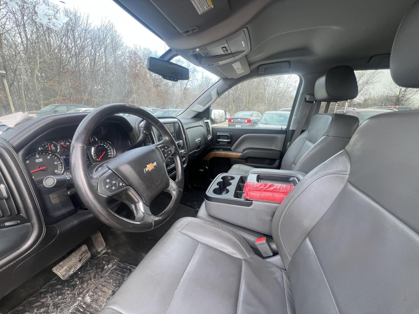 2014 Chevrolet Silverado 1500 1LZ Crew Cab 4WD (3GCUKSEC3EG) with an 5.3L V8 OHV 16V engine, 6-Speed Automatic transmission, located at 17255 hwy 65 NE, Ham Lake, MN, 55304, 0.000000, 0.000000 - Photo#9