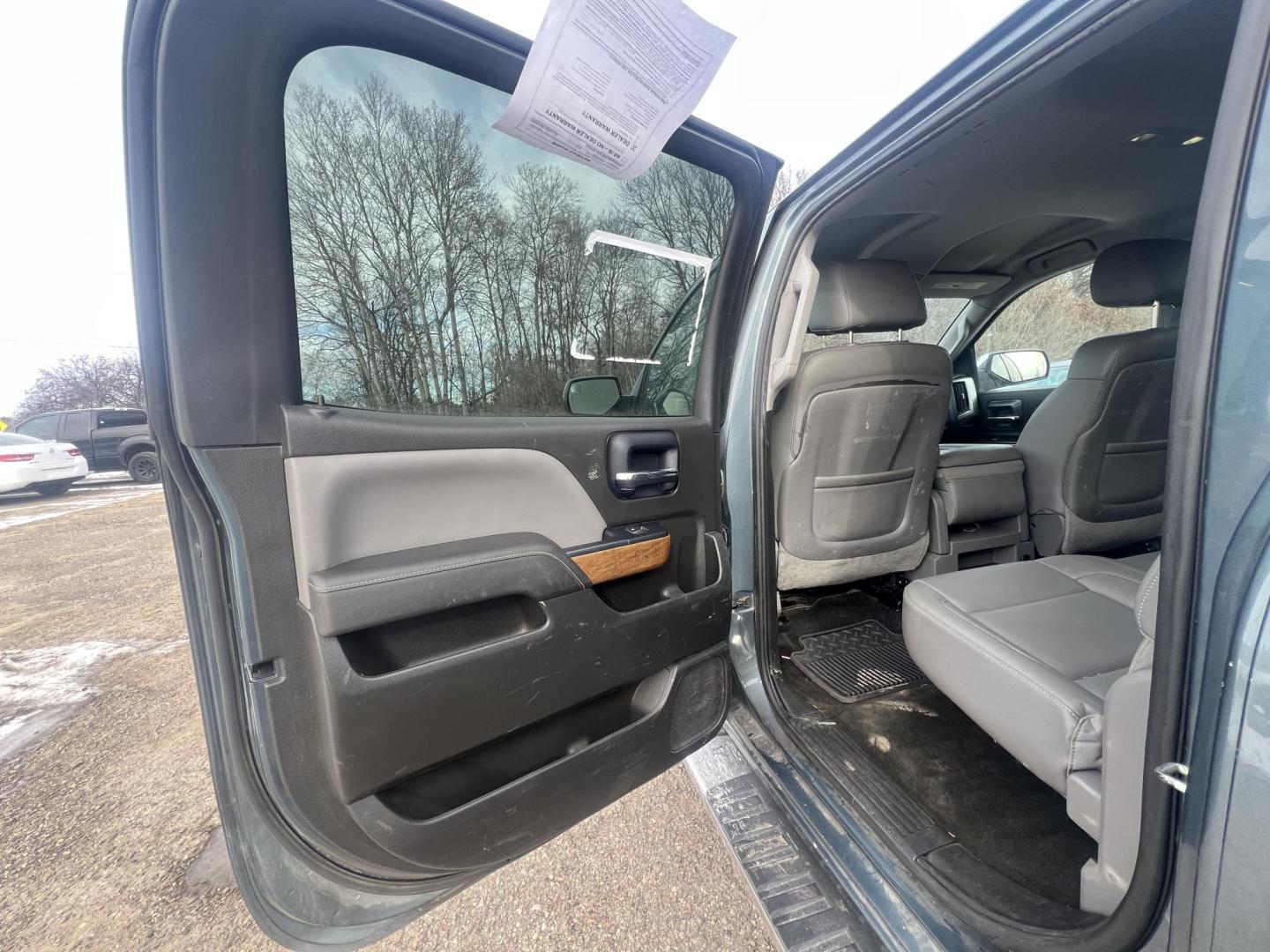 2014 Chevrolet Silverado 1500 1LZ Crew Cab 4WD (3GCUKSEC3EG) with an 5.3L V8 OHV 16V engine, 6-Speed Automatic transmission, located at 17255 hwy 65 NE, Ham Lake, MN, 55304, 0.000000, 0.000000 - Photo#10