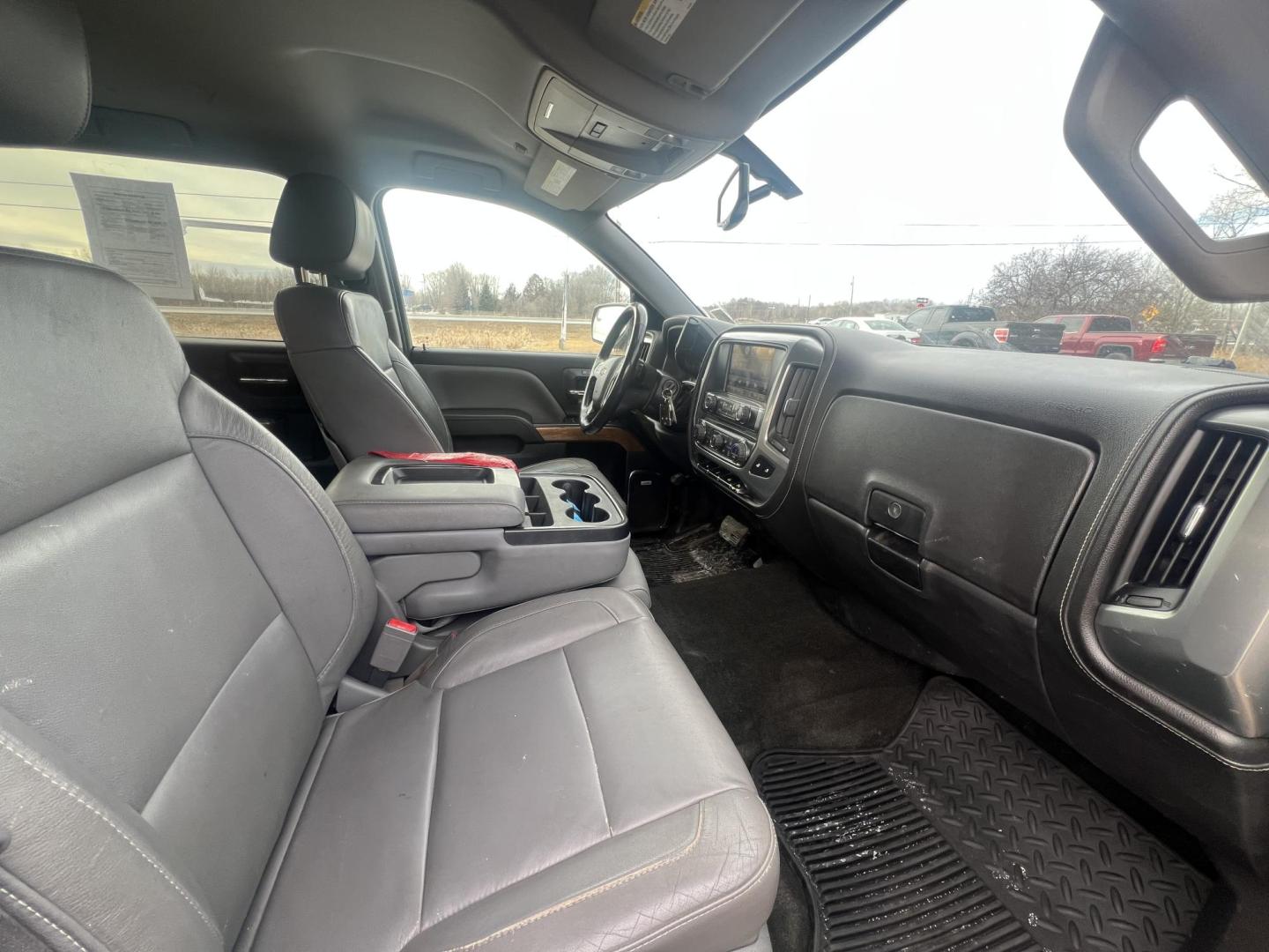 2014 Chevrolet Silverado 1500 1LZ Crew Cab 4WD (3GCUKSEC3EG) with an 5.3L V8 OHV 16V engine, 6-Speed Automatic transmission, located at 17255 hwy 65 NE, Ham Lake, MN, 55304, 0.000000, 0.000000 - Photo#15