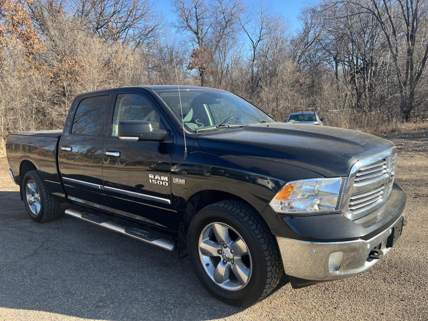 2015 RAM 1500 SLT Crew Cab LWB 4WD (1C6RR7TT6FS) with an 5.7L V8 OHV 16V engine, 6-Speed Automatic transmission, located at 17255 hwy 65 NE, Ham Lake, MN, 55304, 0.000000, 0.000000 - Photo#6