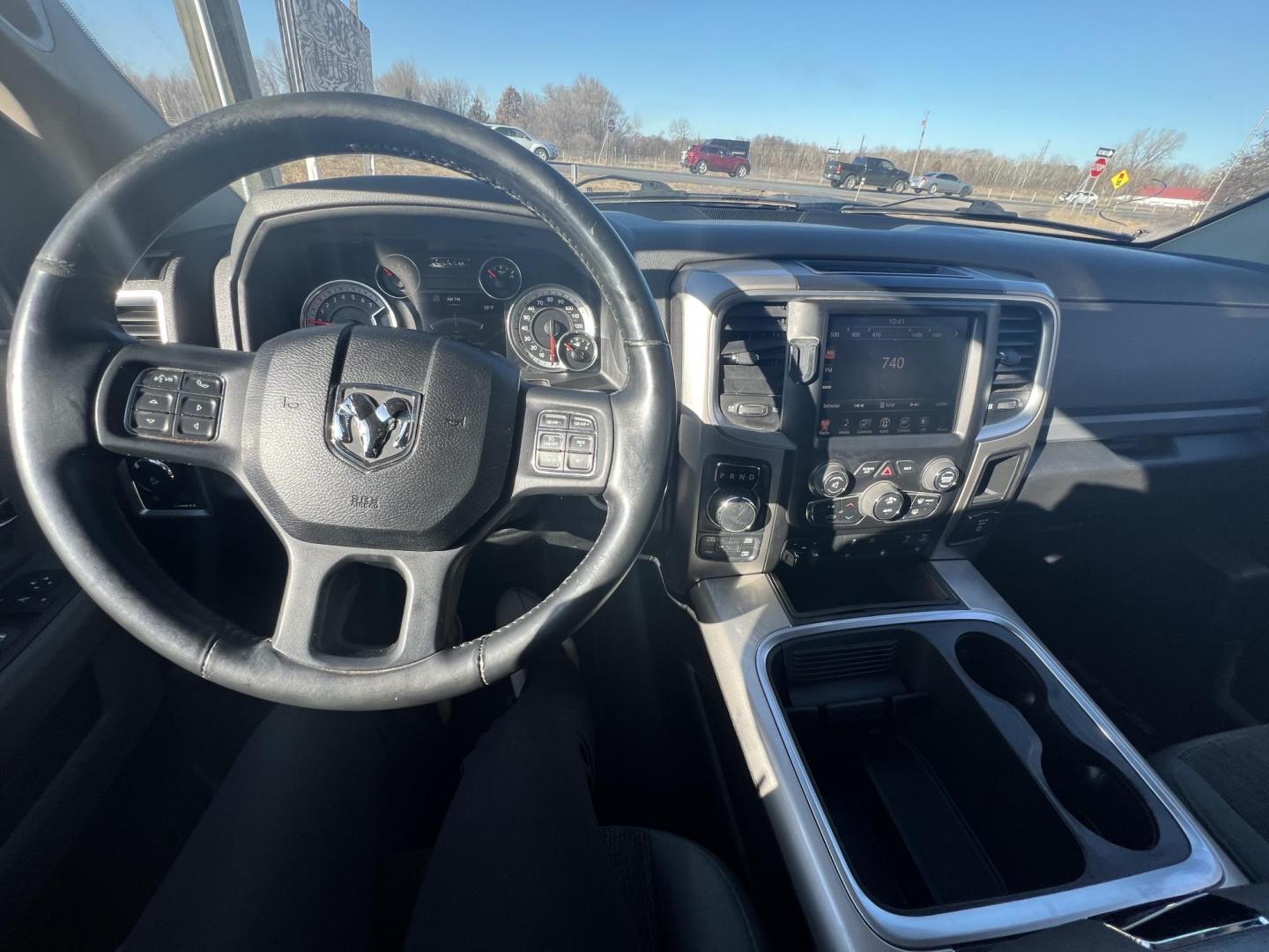 2015 RAM 1500 SLT Crew Cab LWB 4WD (1C6RR7TT6FS) with an 5.7L V8 OHV 16V engine, 6-Speed Automatic transmission, located at 17255 hwy 65 NE, Ham Lake, MN, 55304, 0.000000, 0.000000 - Photo#16