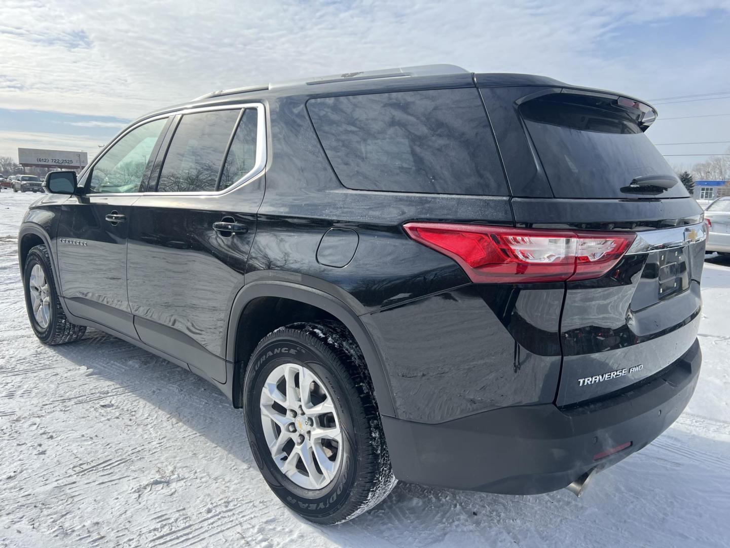 2018 Chevrolet Traverse LT Cloth AWD (1GNEVGKW4JJ) with an 3.6L V6 DOHC 24V engine, 9A transmission, located at 17255 hwy 65 NE, Ham Lake, MN, 55304, 0.000000, 0.000000 - Photo#2