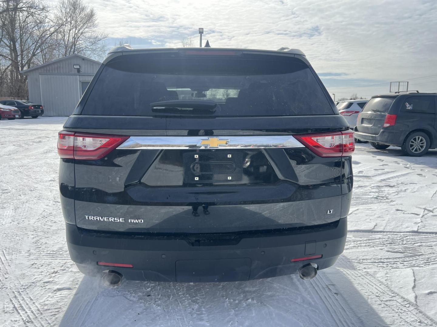 2018 Chevrolet Traverse LT Cloth AWD (1GNEVGKW4JJ) with an 3.6L V6 DOHC 24V engine, 9A transmission, located at 17255 hwy 65 NE, Ham Lake, MN, 55304, 0.000000, 0.000000 - Photo#3